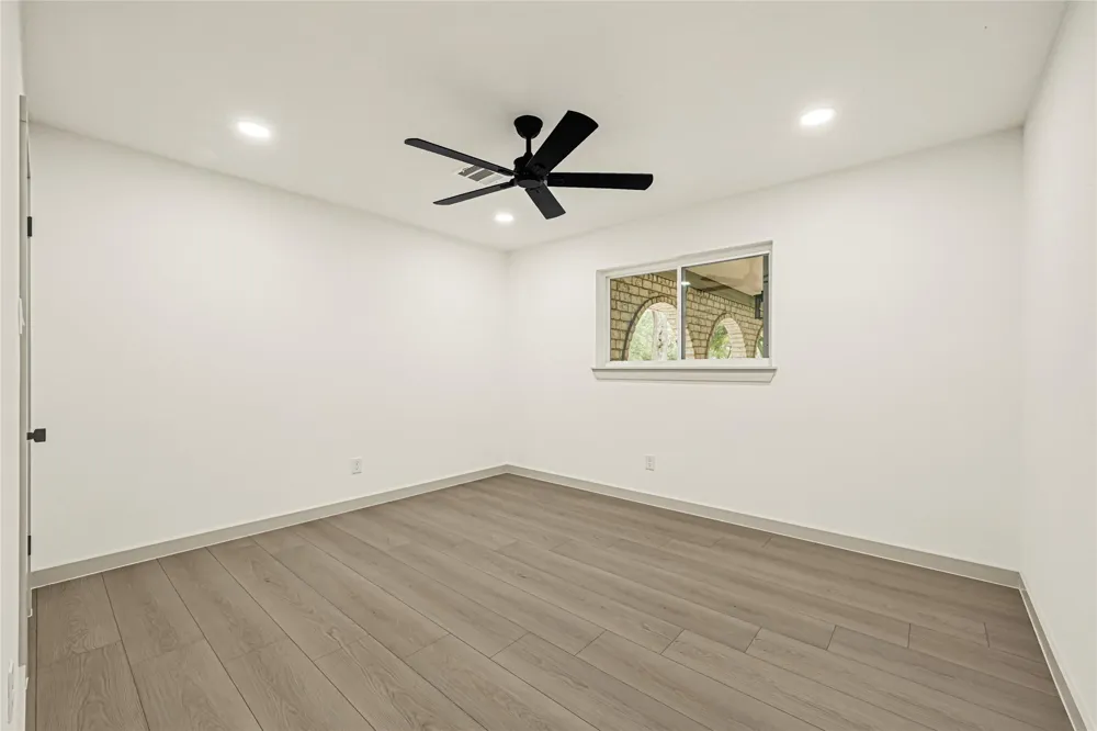 11306 Valley Spring Drive Houston, TX 77043