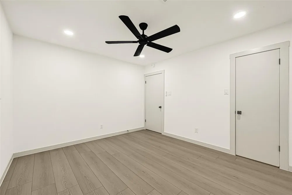11306 Valley Spring Drive Houston, TX 77043