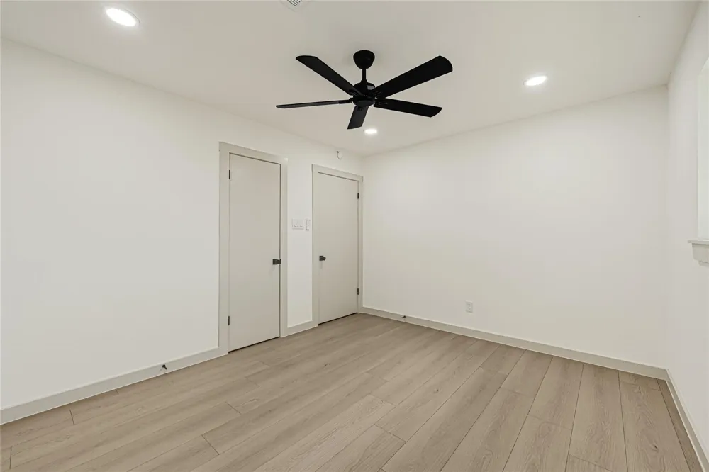 11306 Valley Spring Drive Houston, TX 77043