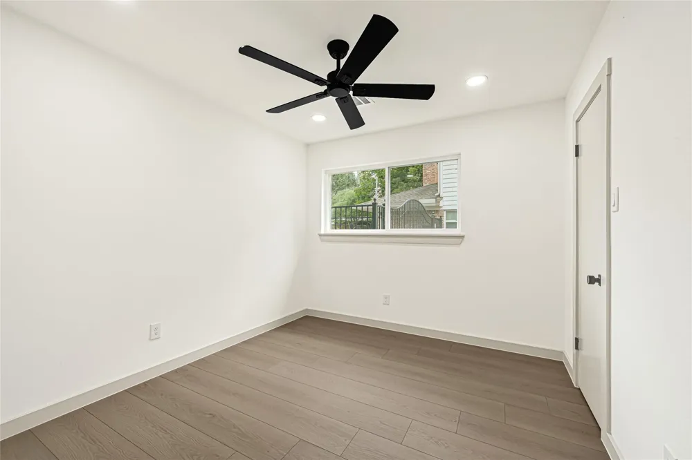11306 Valley Spring Drive Houston, TX 77043