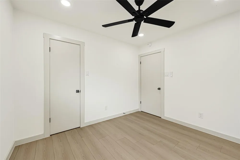 11306 Valley Spring Drive Houston, TX 77043