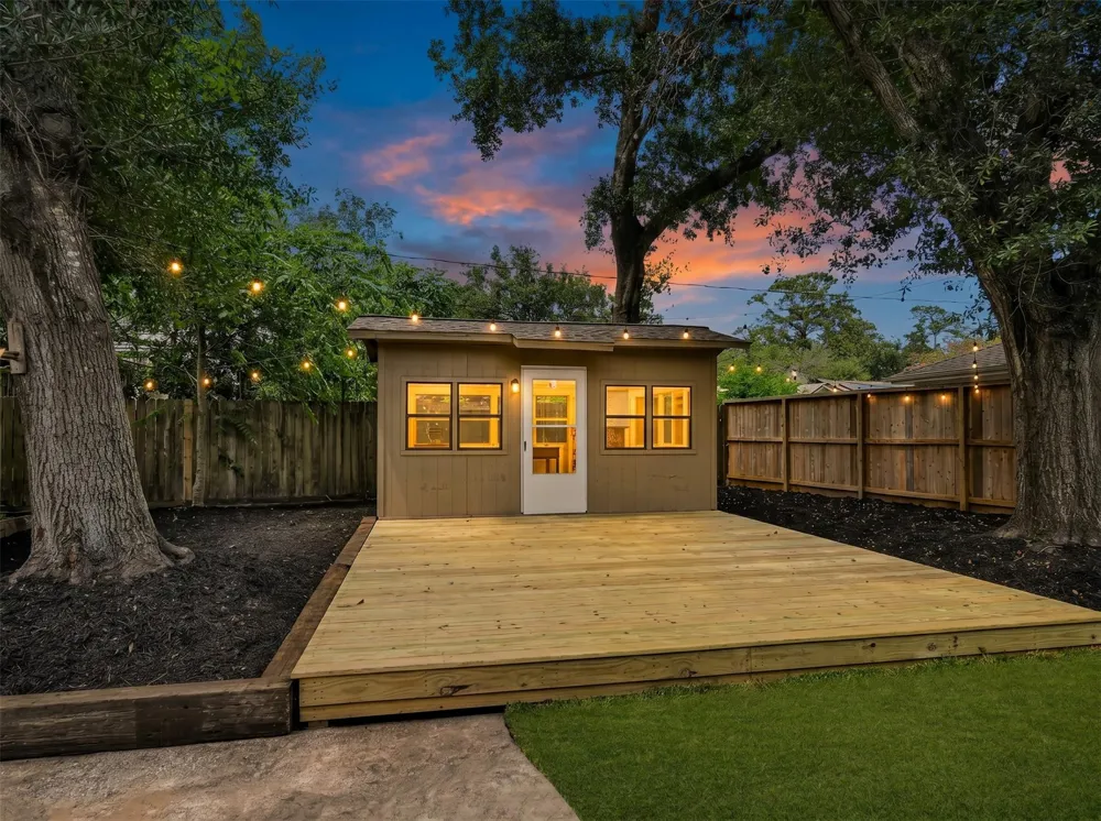 11306 Valley Spring Drive Houston, TX 77043