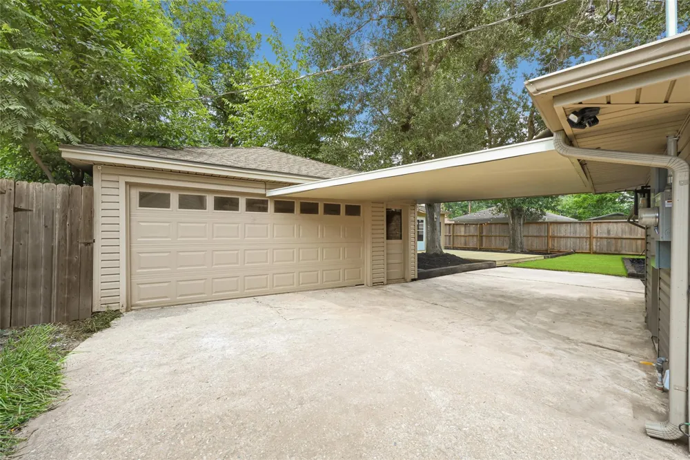 11306 Valley Spring Drive Houston, TX 77043