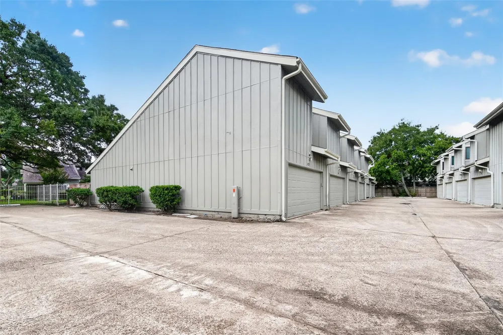 13025 Leader Street Houston, TX 77072