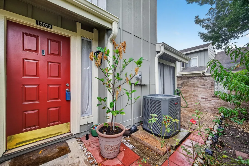 13025 Leader Street Houston, TX 77072