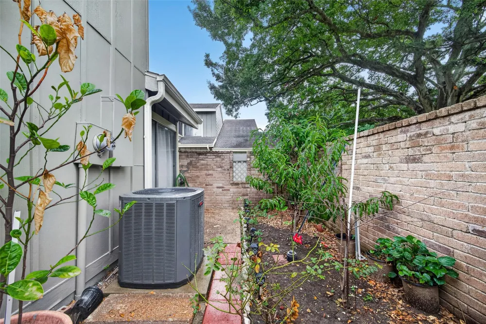 13025 Leader Street Houston, TX 77072