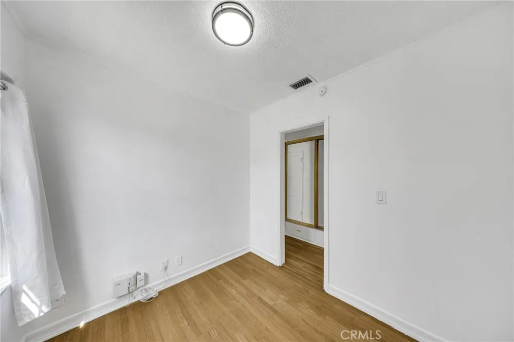 3246 marber Avenue Long Beach, CA 92808
