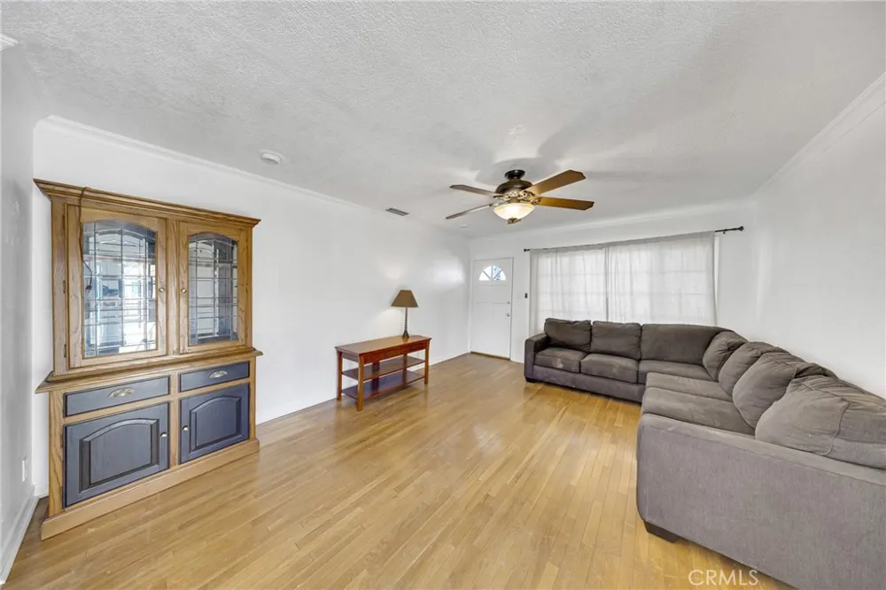 3246 marber Avenue Long Beach, CA 92808