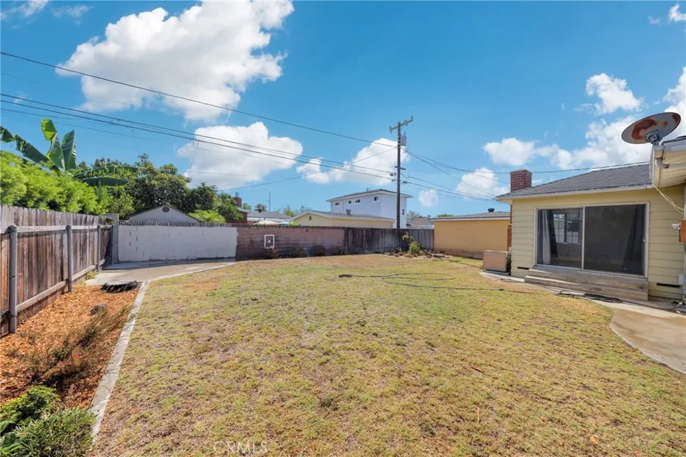 3246 marber Avenue Long Beach, CA 92808