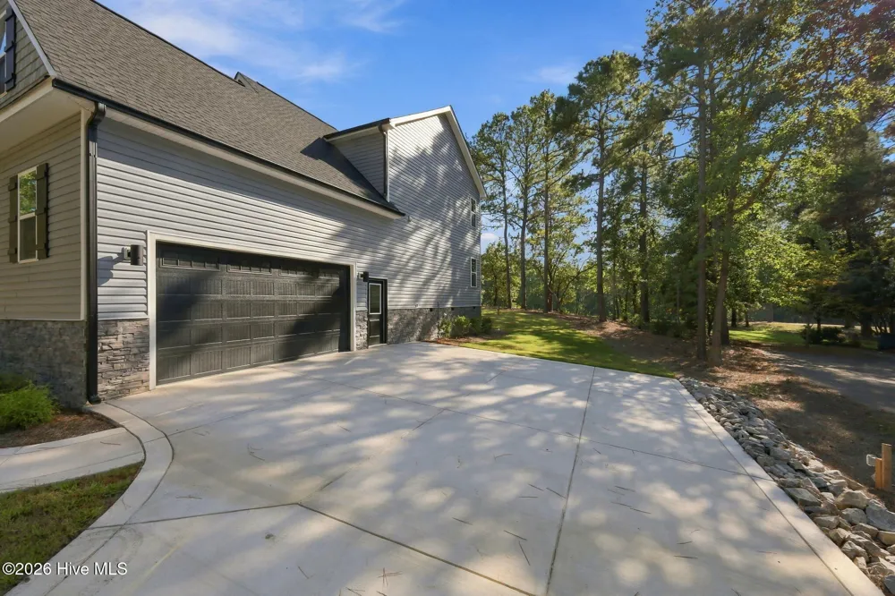 451 Thimbleberry Drive Vass, NC 28394