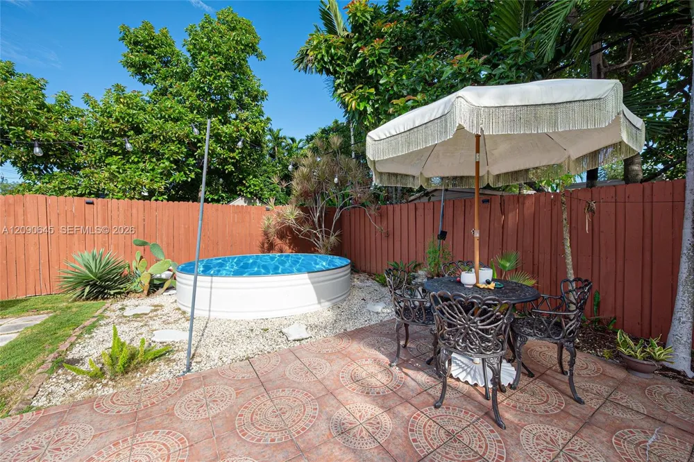 6751 SW 30th St Miami, FL 33155