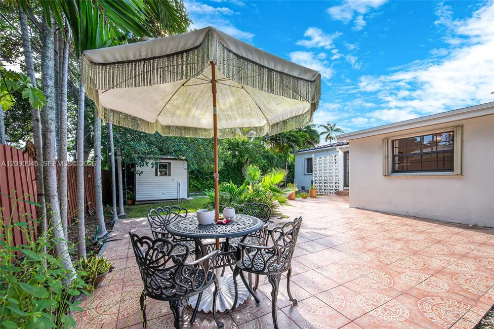 6751 SW 30th St Miami, FL 33155