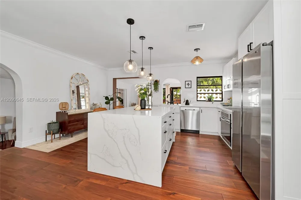 6751 SW 30th St Miami, FL 33155