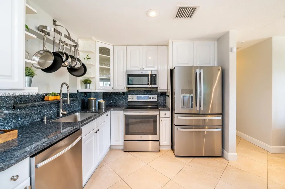 1841 SE 6th St Pompano Beach, FL 33060