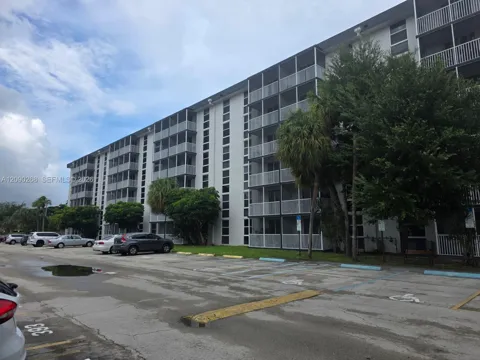16950 W Dixie Hwy B225 Hwy #B-225