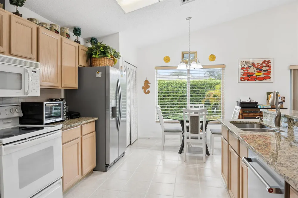 2235 SOUNDINGS COURT 33413