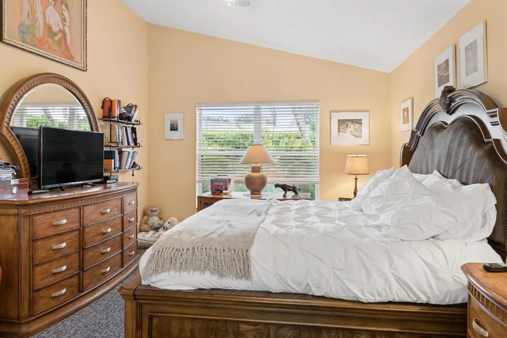2235 SOUNDINGS COURT 33413