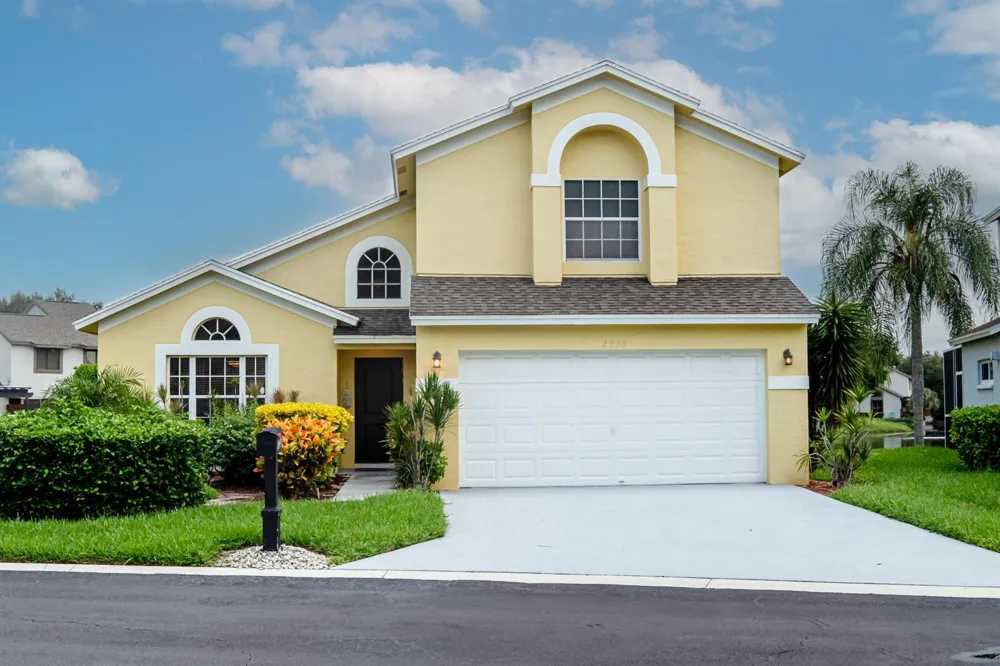 2235 SOUNDINGS COURT 33413