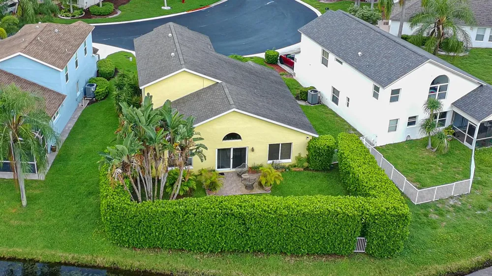 2235 SOUNDINGS COURT 33413