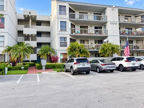 13255 SW 88th Ln #402-CS