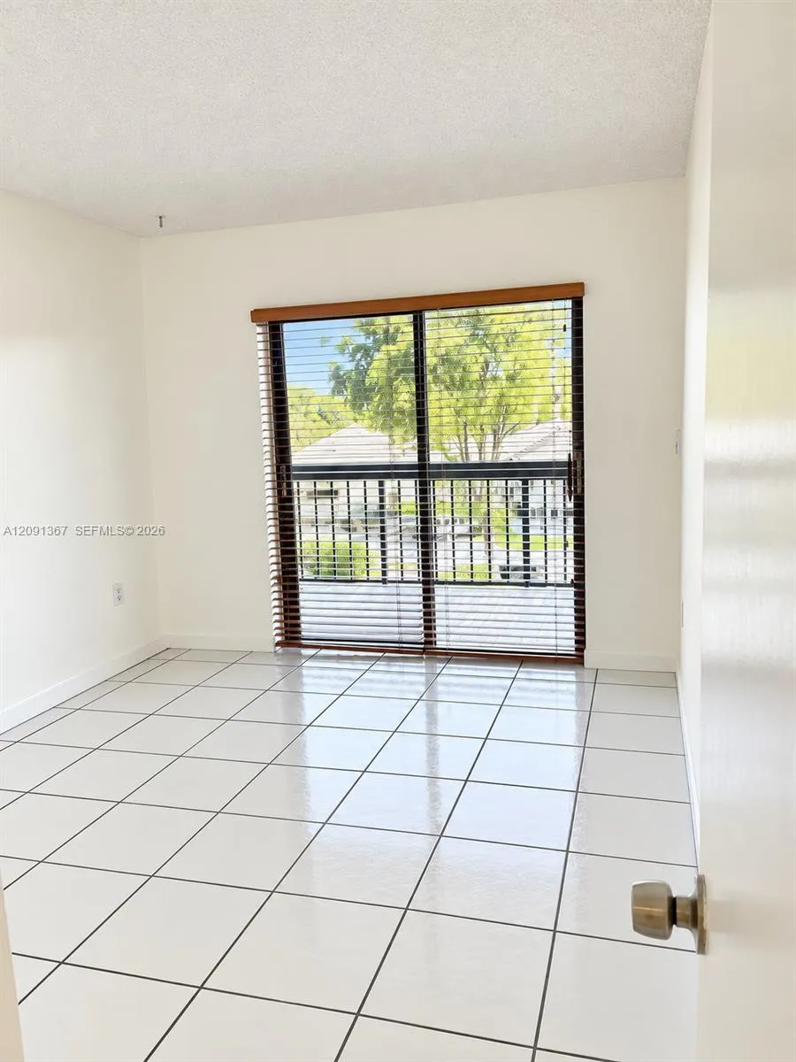 13255 SW 88th Ln #402-CS Miami, FL 33186