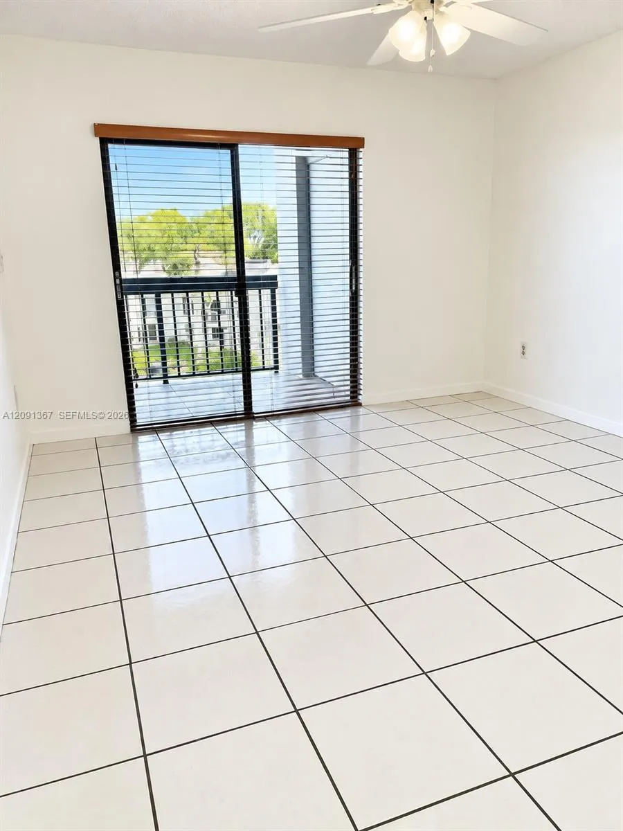 13255 SW 88th Ln #402-CS Miami, FL 33186