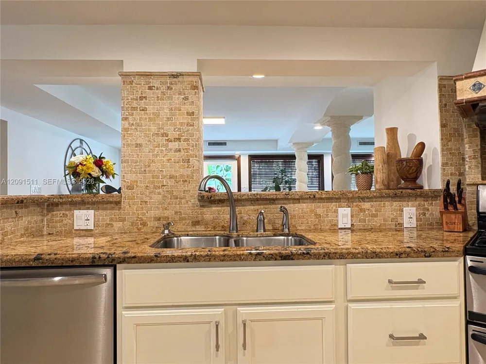 6610 SW 104th Ct Miami, FL 33173