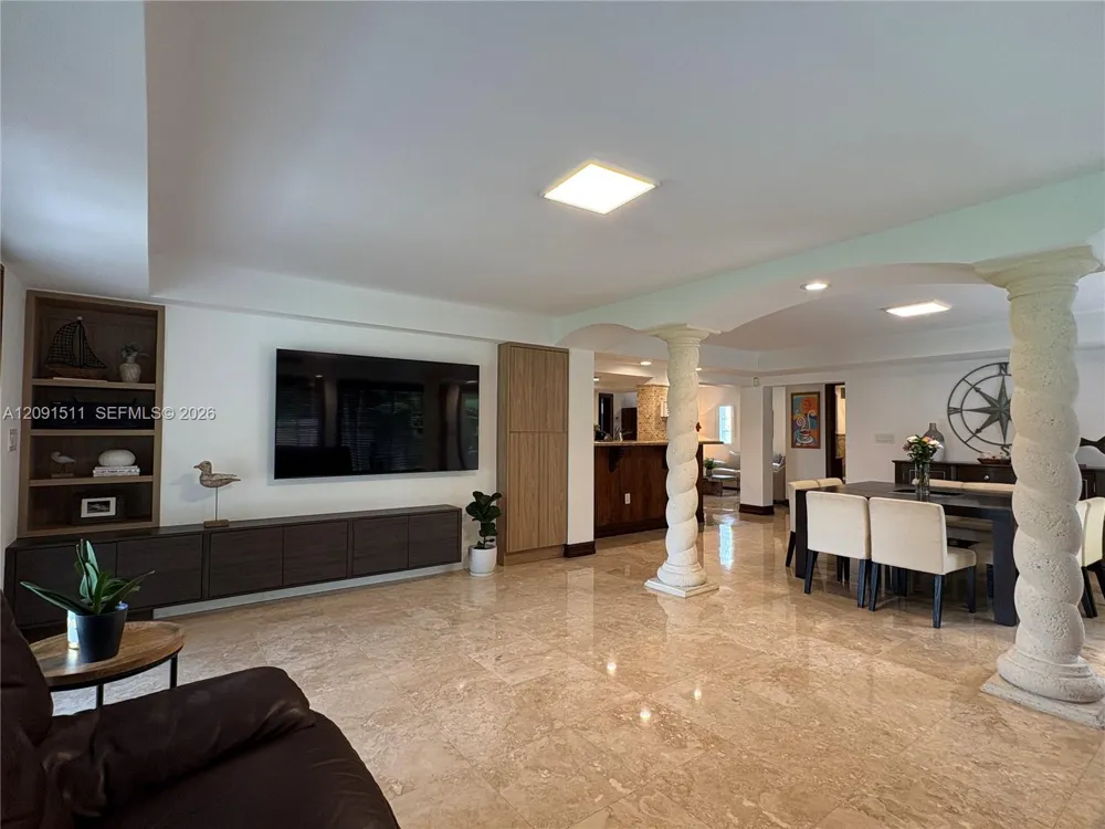 6610 SW 104th Ct Miami, FL 33173