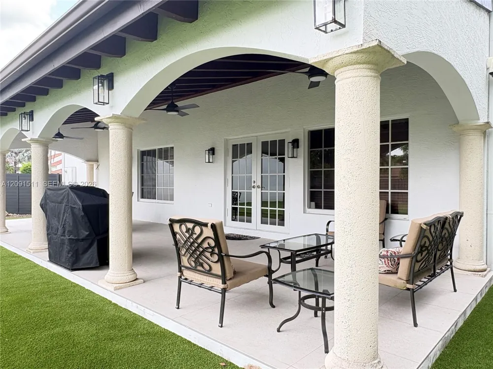 6610 SW 104th Ct Miami, FL 33173