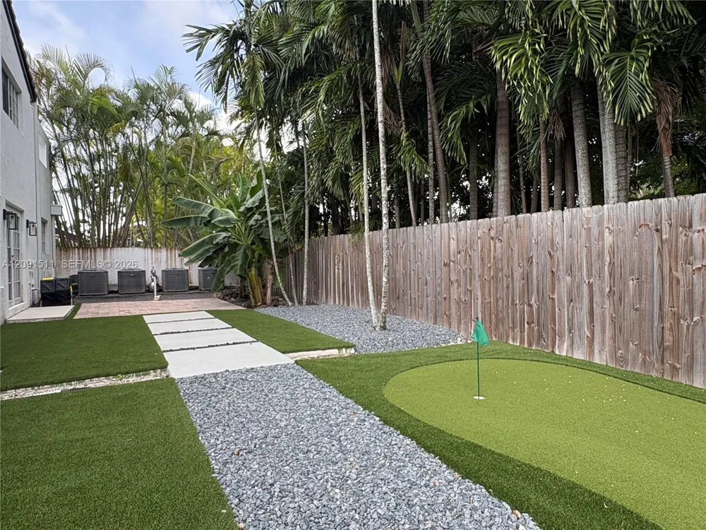 6610 SW 104th Ct Miami, FL 33173