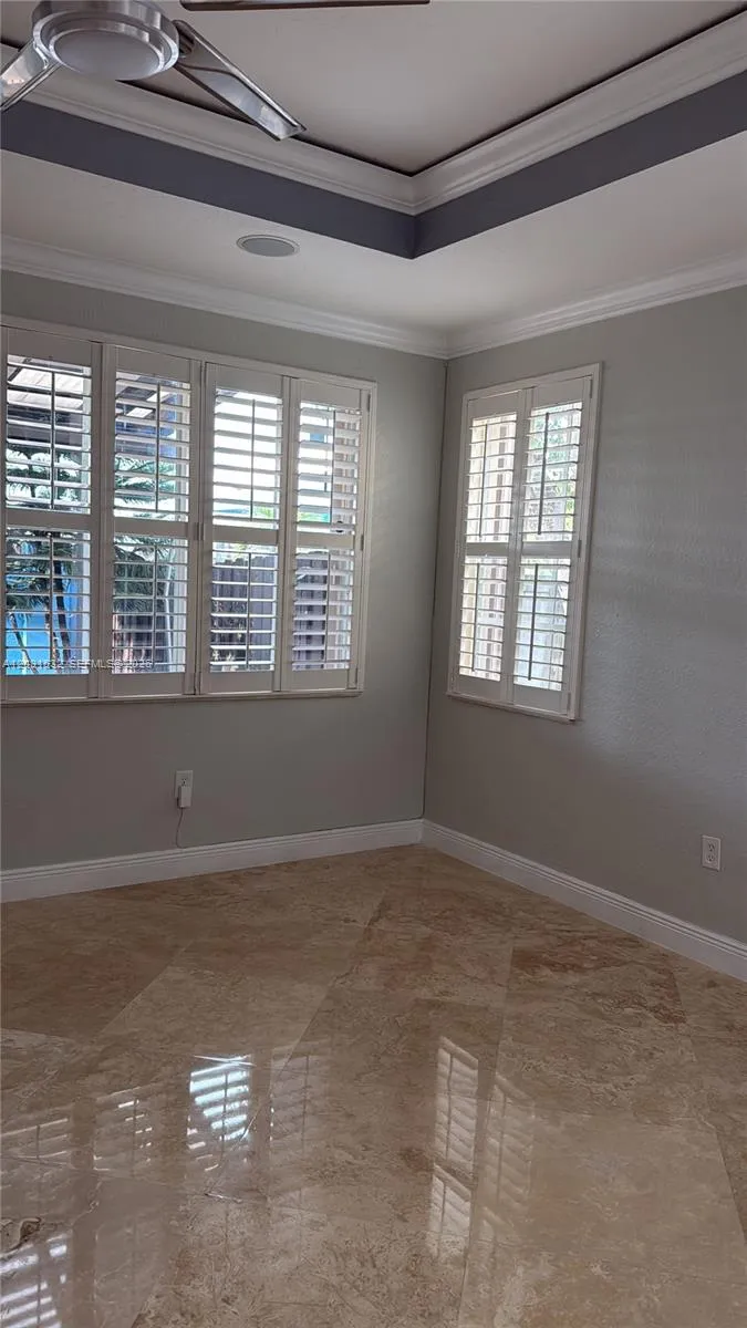 15257 SW 8th Way Miami, FL 33194