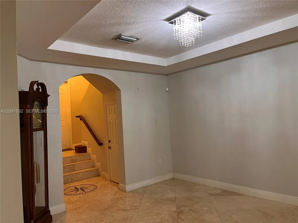 15257 SW 8th Way Miami, FL 33194