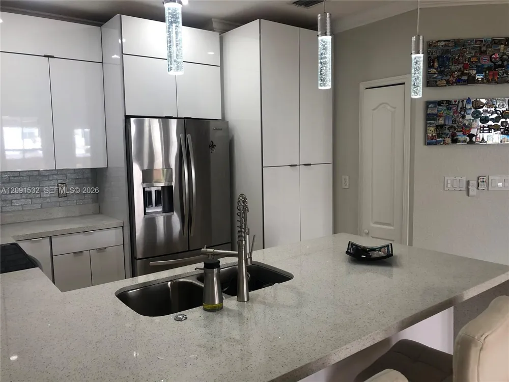 15257 SW 8th Way Miami, FL 33194