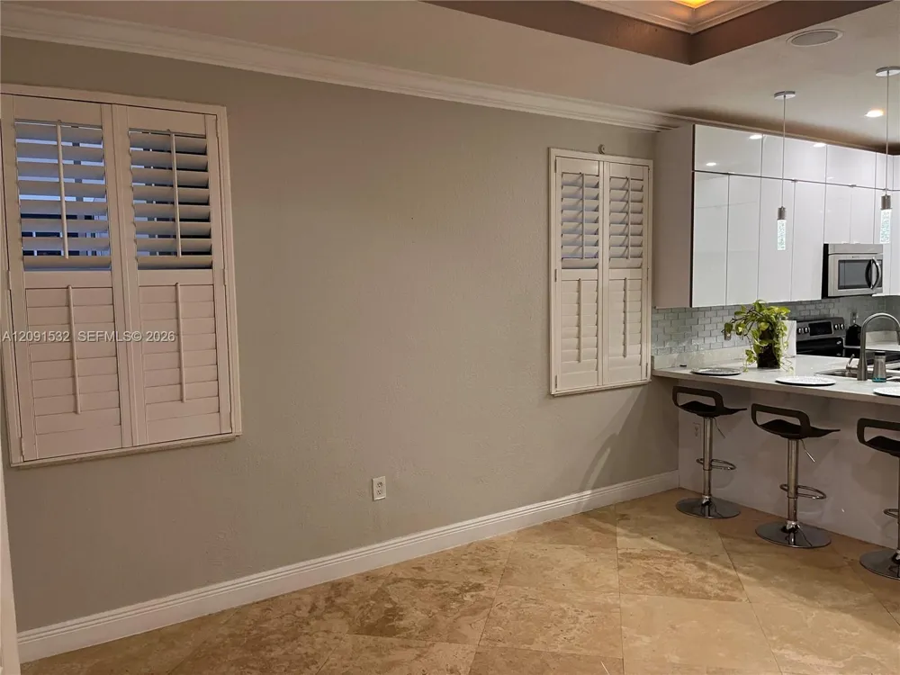 15257 SW 8th Way Miami, FL 33194
