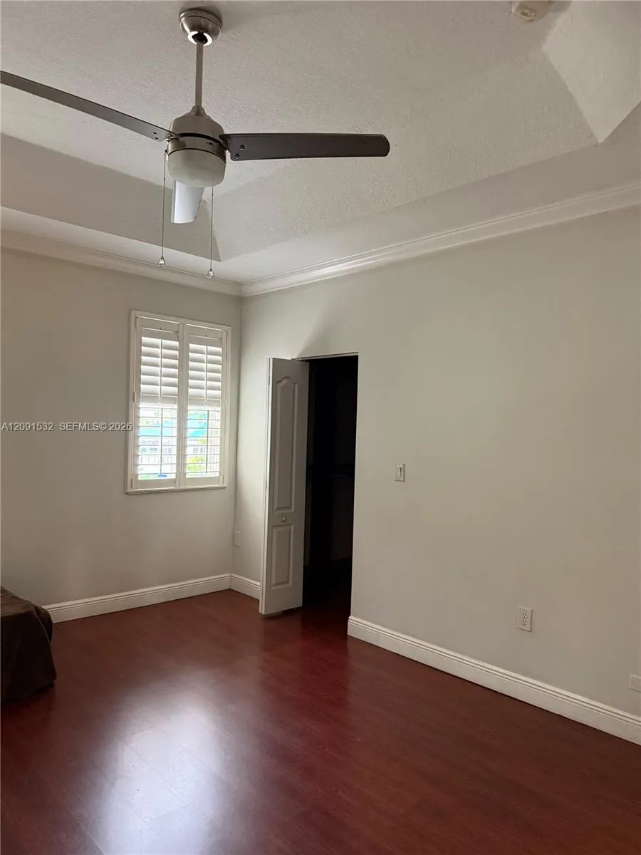 15257 SW 8th Way Miami, FL 33194
