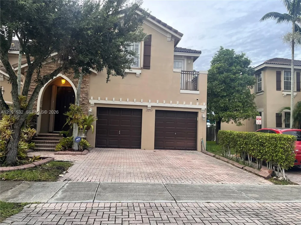 15257 SW 8th Way Miami, FL 33194