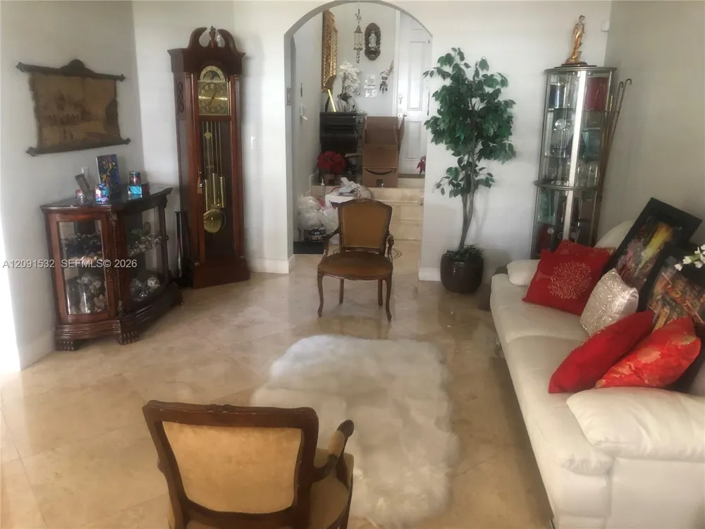 15257 SW 8th Way Miami, FL 33194