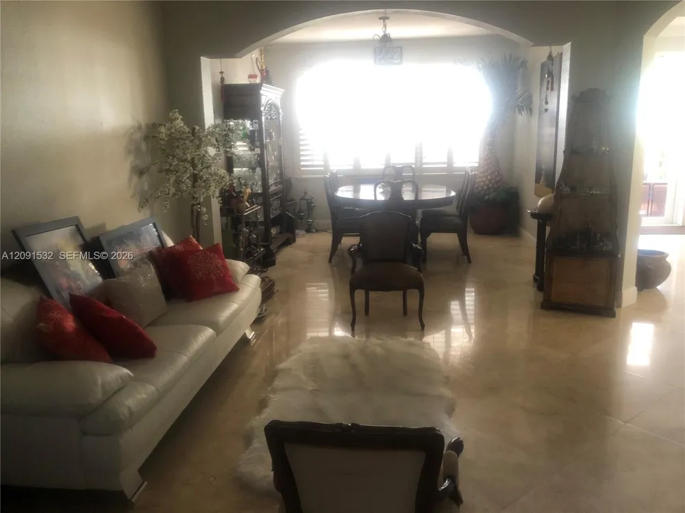 15257 SW 8th Way Miami, FL 33194