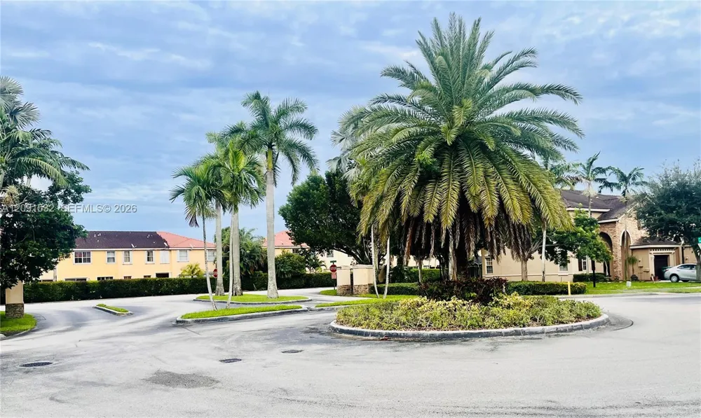 15257 SW 8th Way Miami, FL 33194