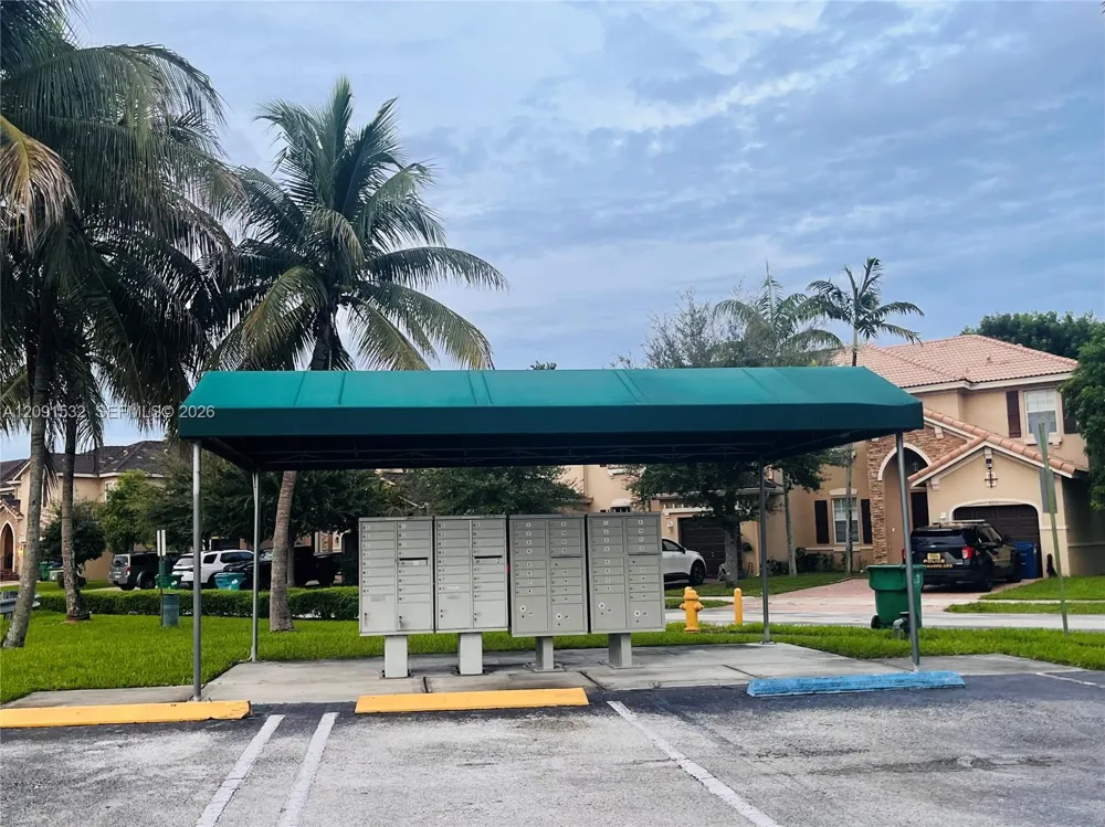 15257 SW 8th Way Miami, FL 33194