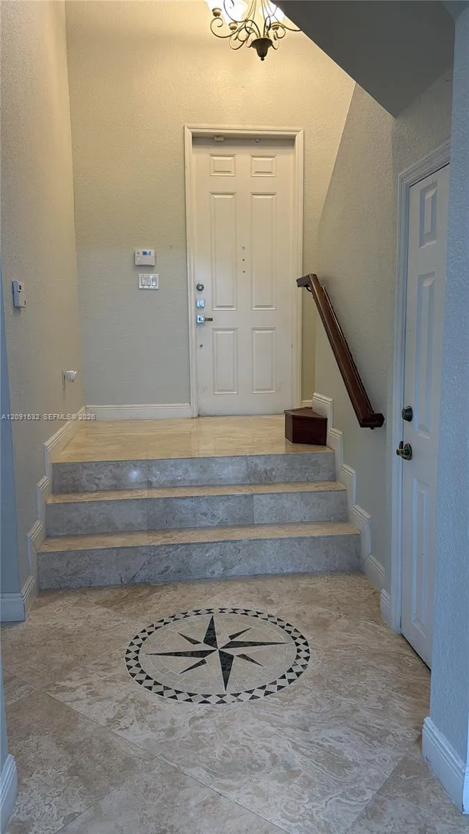 15257 SW 8th Way Miami, FL 33194