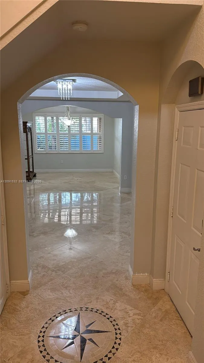 15257 SW 8th Way Miami, FL 33194