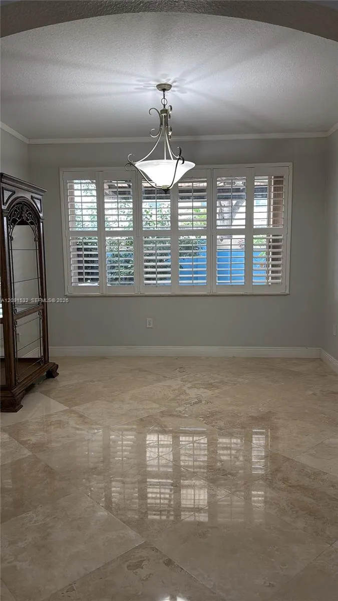 15257 SW 8th Way Miami, FL 33194