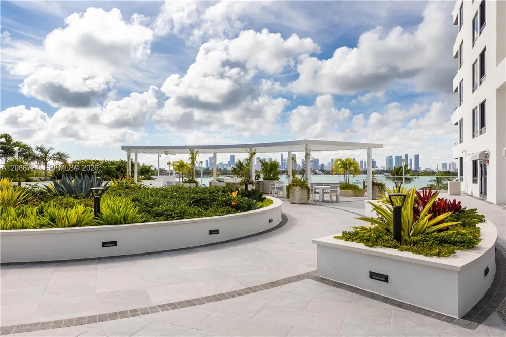 1330 West Ave #1111 Miami Beach, FL 33139