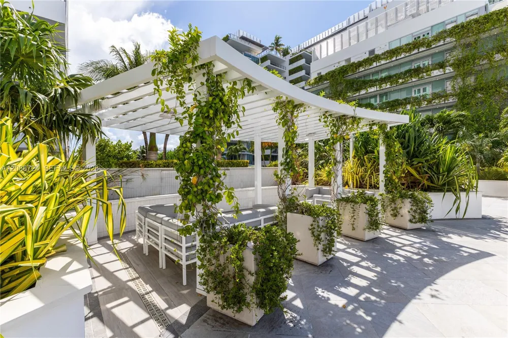 1330 West Ave #1111 Miami Beach, FL 33139