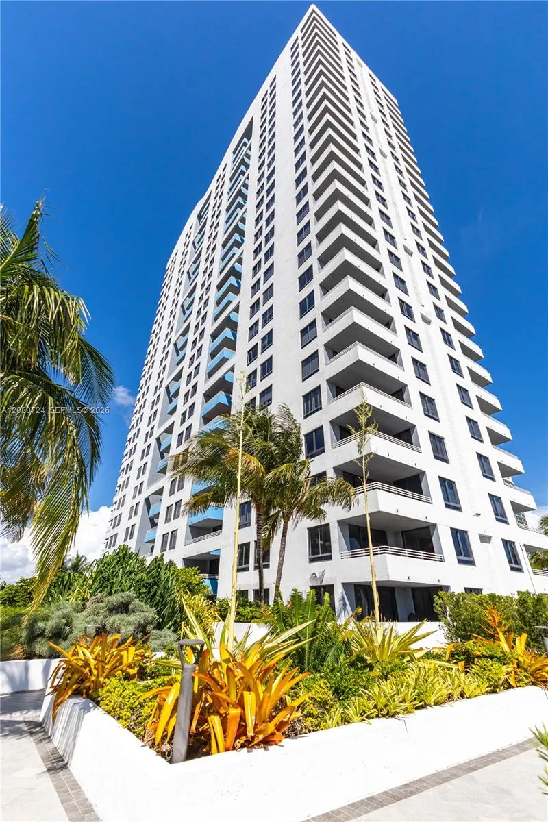 1330 West Ave #1111 Miami Beach, FL 33139