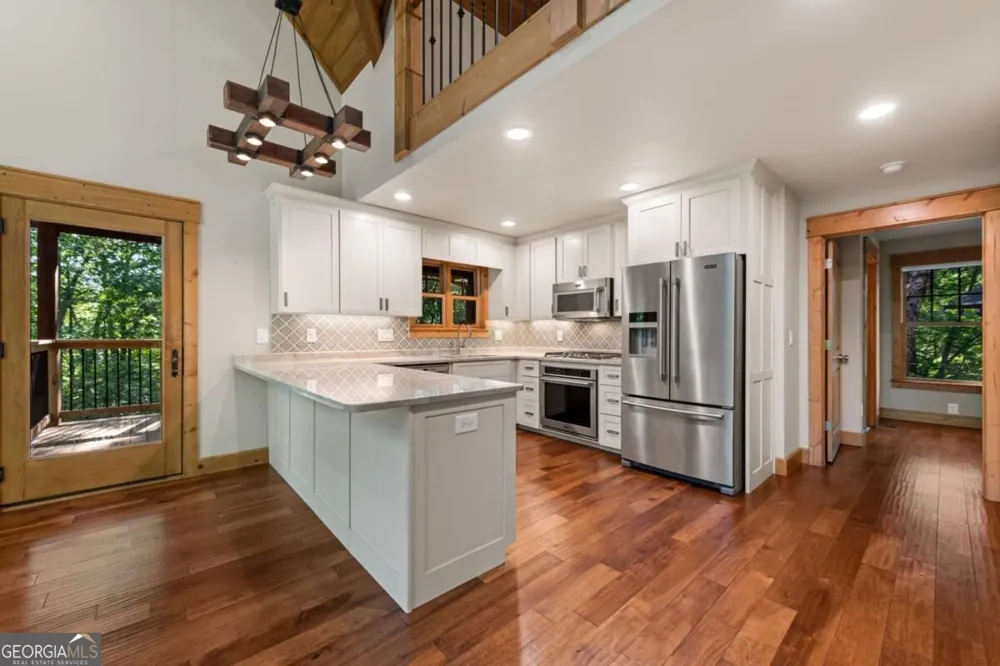 2634 Mountain Tops RD Blue Ridge, GA 30513