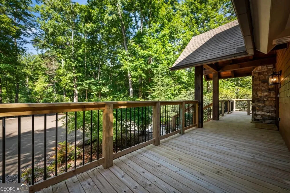 2634 Mountain Tops RD Blue Ridge, GA 30513
