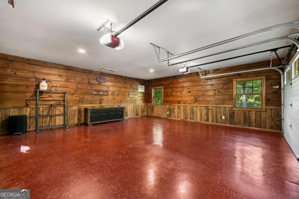 2634 Mountain Tops RD Blue Ridge, GA 30513