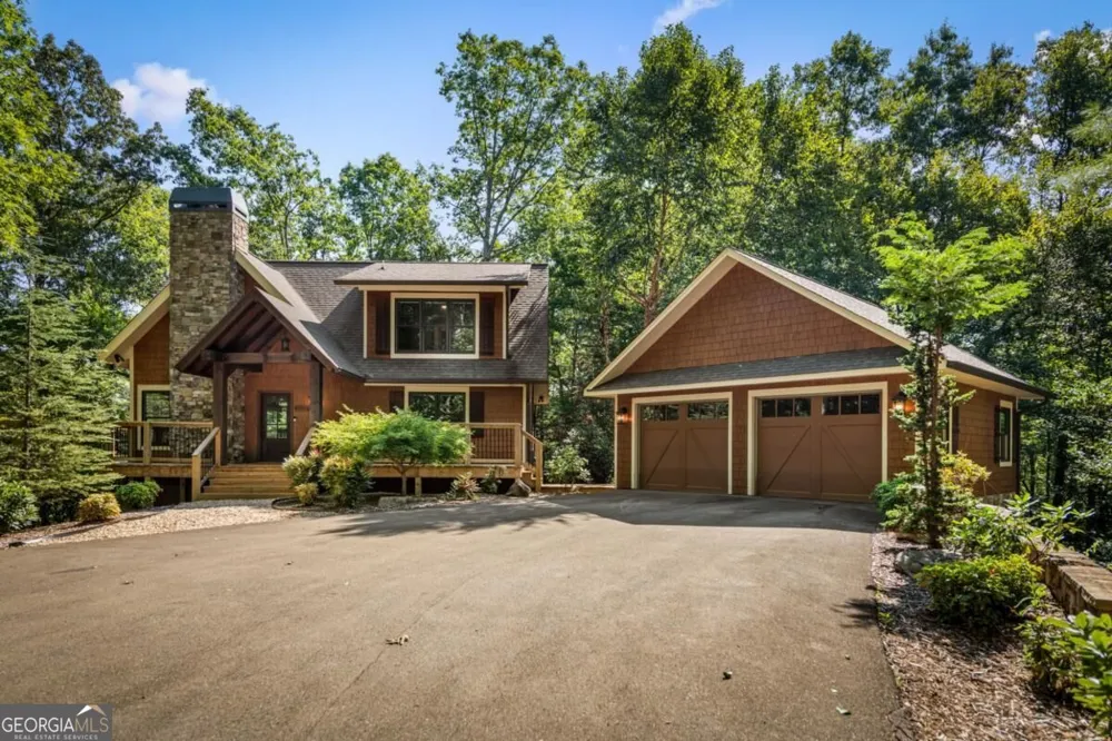 2634 Mountain Tops RD Blue Ridge, GA 30513